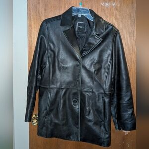 Elegant Black Leather Women's Jacket